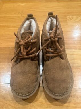 Ugg Neumel chestnut boot size 3.